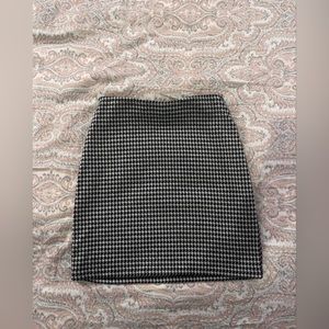 H&M Black and White Houdstooth Skirt
